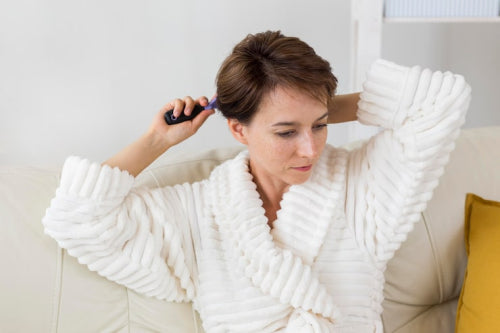 How to Relieve Dry Scalp Naturally Without Harsh Chemicals
