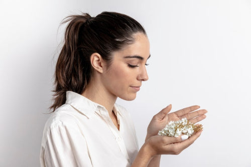 The Role of Plant-Based Ingredients in Healing Sensitive Skin