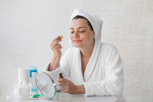 The Science Behind Nourishing Dry Skin With Plant-Derived Oils and Extracts